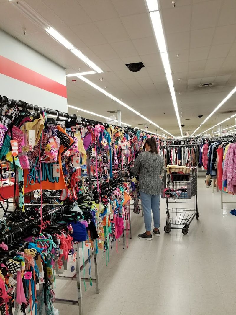 The Shopping Strategy That Regulars Swear By