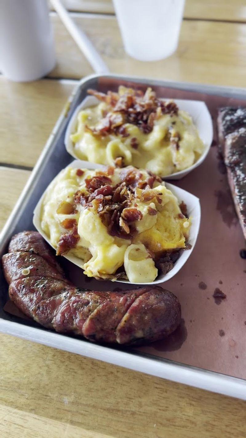 Mac And Cheese That Holds Its Own Against The Meat