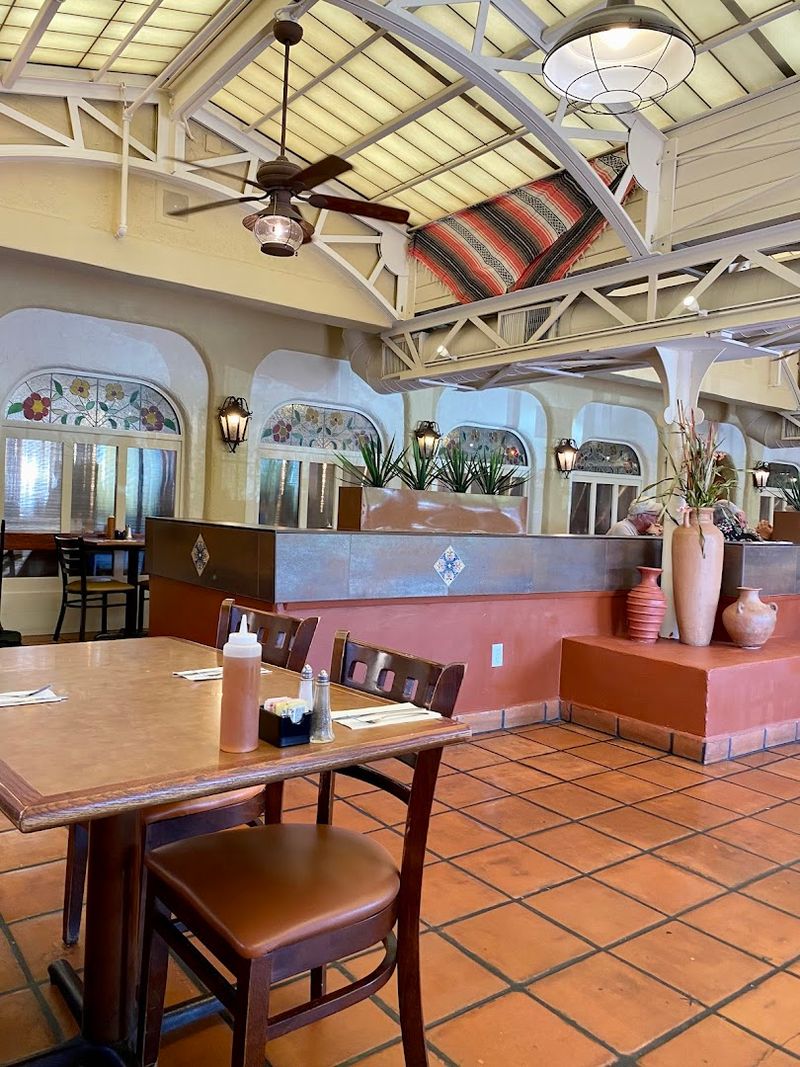 Classic Décor With Local Flavor