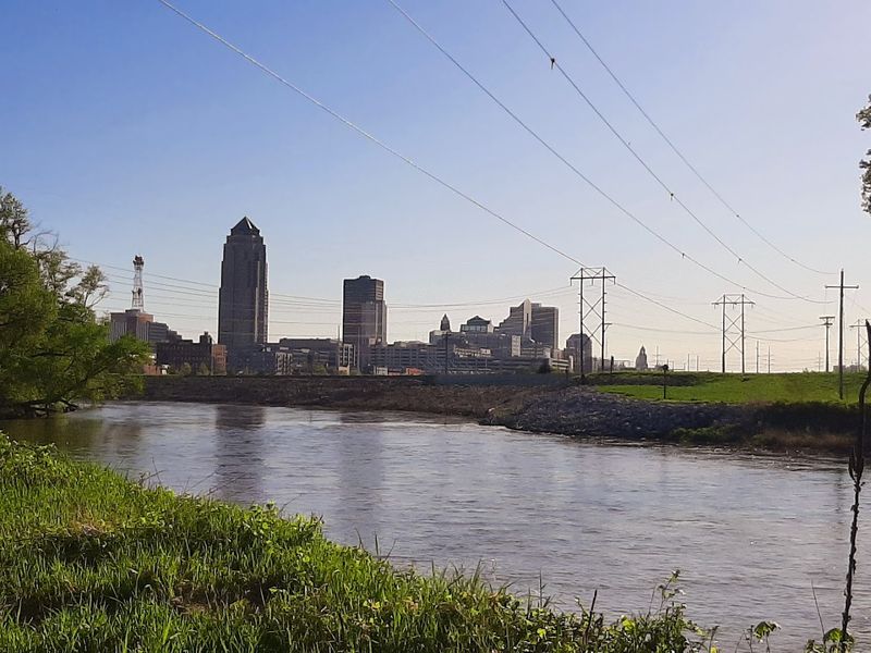 Des Moines