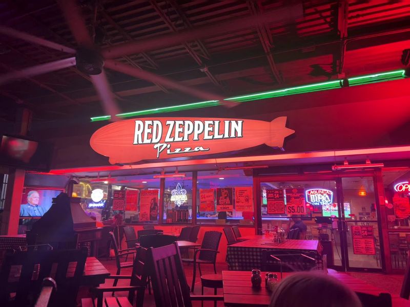 Red Zeppelin Pizza, Baton Rouge