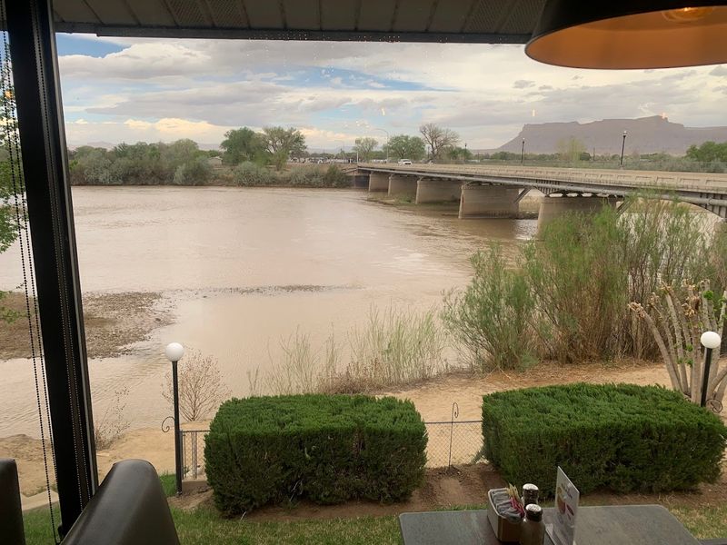 Tamarisk Restaurant, Green River