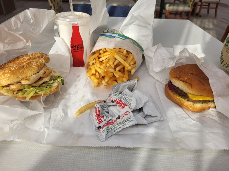 Counter-Service Comfort Done Right