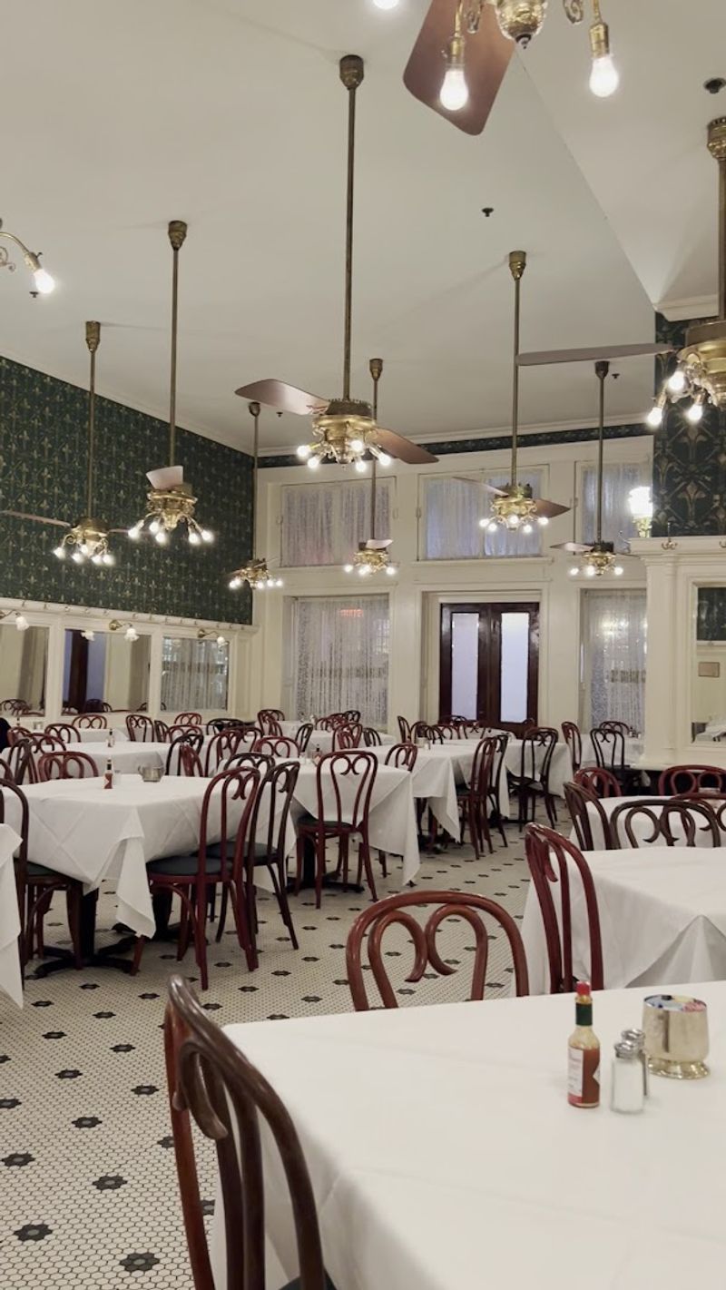 Reservation And Seating Tips