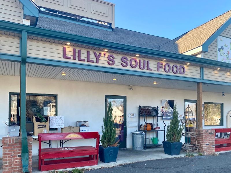 Lilly's Soul Food Restaurant – Windsor