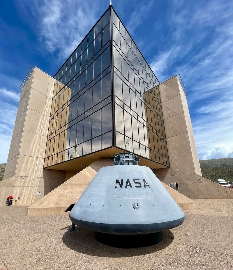 Outdoor Relics With Monumental Scale