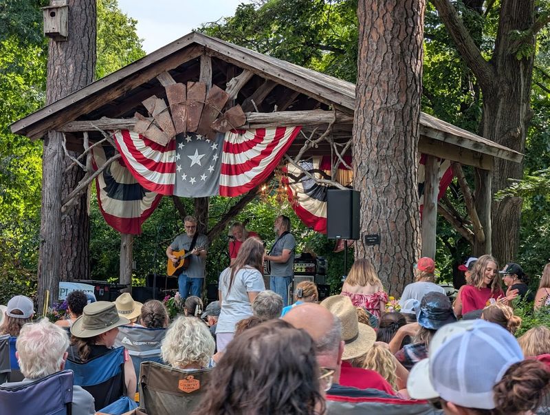 The Art In The Arb Event Draws Crowds Every Year