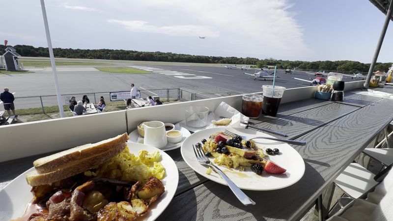Hangar B Eatery