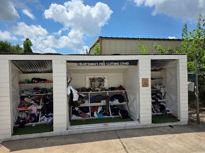 The Free Clothing Stand
