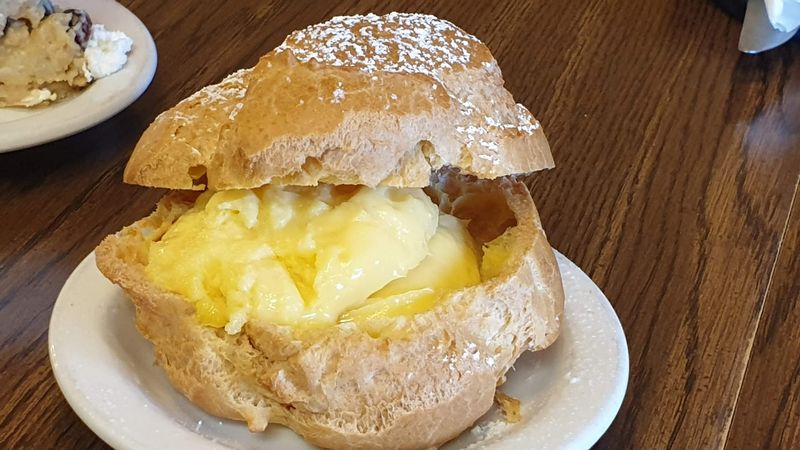 Cream Puffs That Stop You In Your Tracks