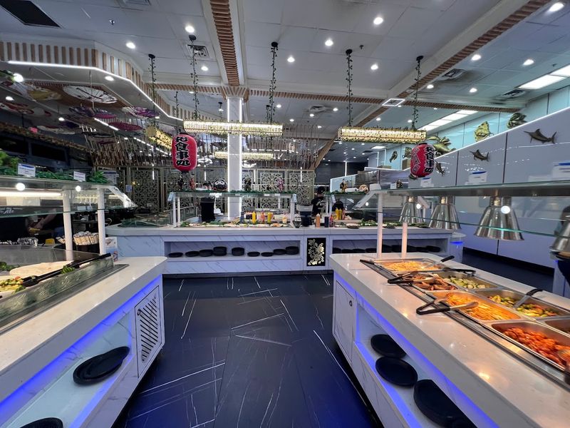 Service That Actually Keeps Up With A Full Buffet Crowd