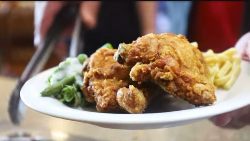 Broasted Chicken Worth Planning Your Whole Week Around