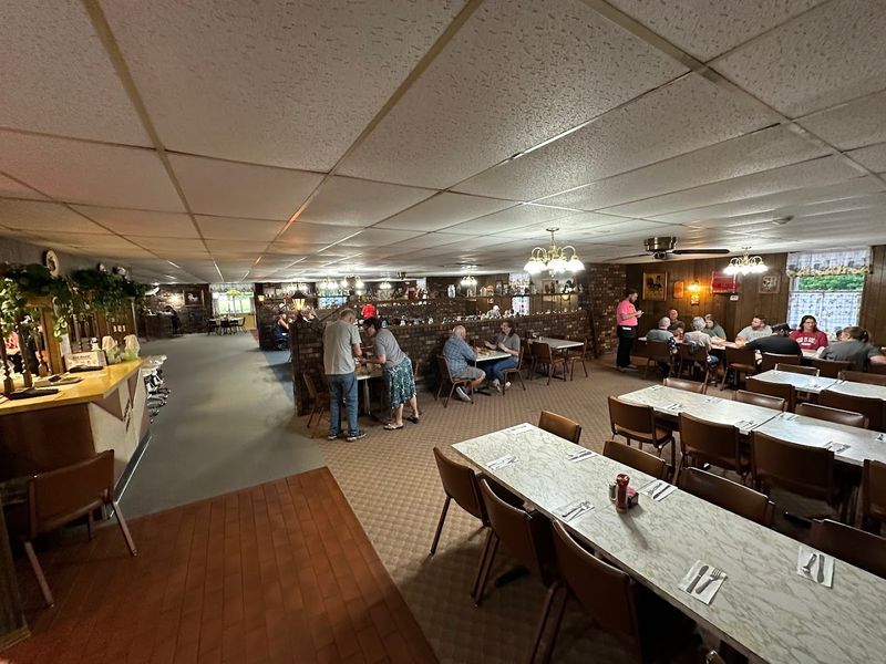 Road-Trippers And Out-Of-State Visitors Make Special Detours Just To Eat Here