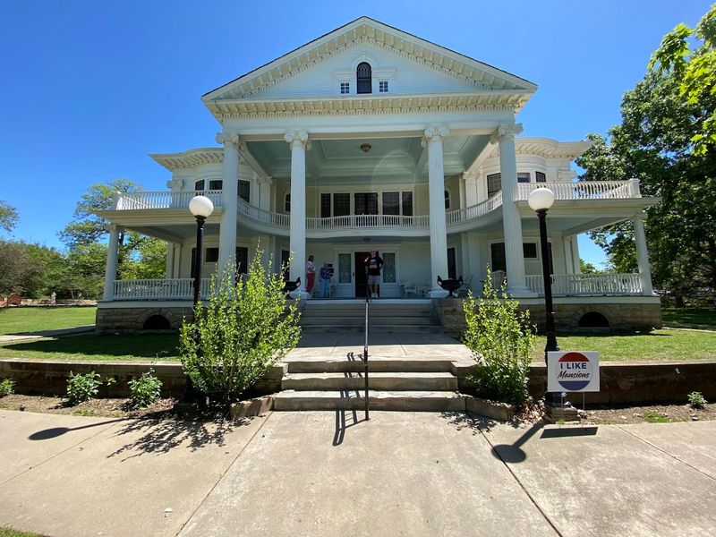 Seelye Mansion: A Palace On The Prairie