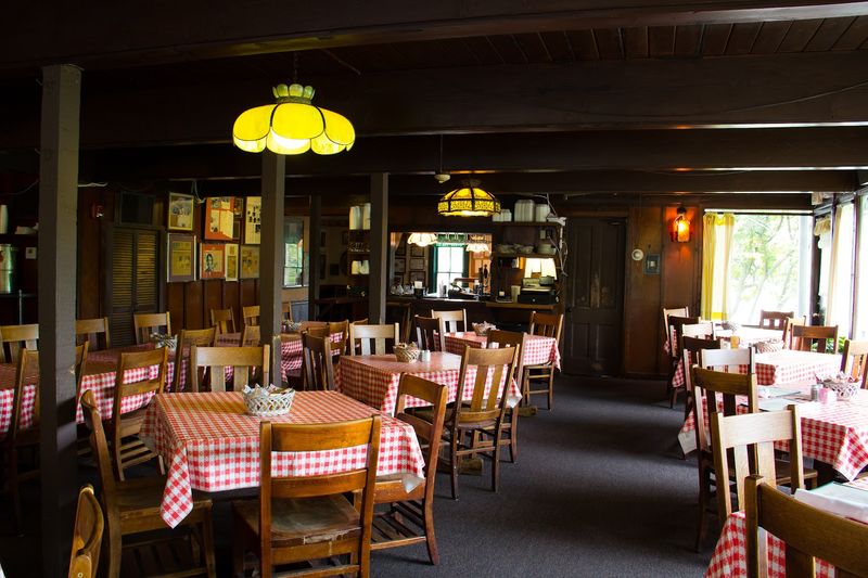 Planning A Visit To Overland Park For A Dinner Worth The Drive