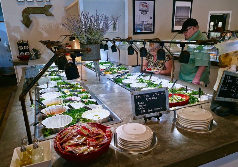 A Perfect Place For Friendly And Comfortable Gatherings