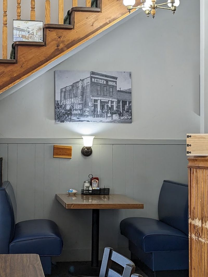Families, Couples, And Solo Diners All Find Their Footing Here