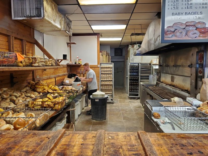 The Hot Bagel Bakery
