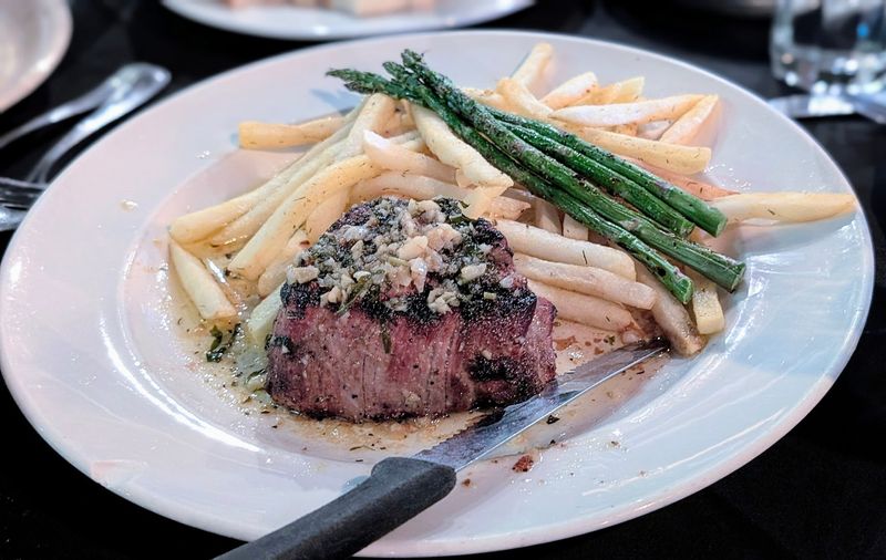 The Steak Deburgo That Keeps People Talking