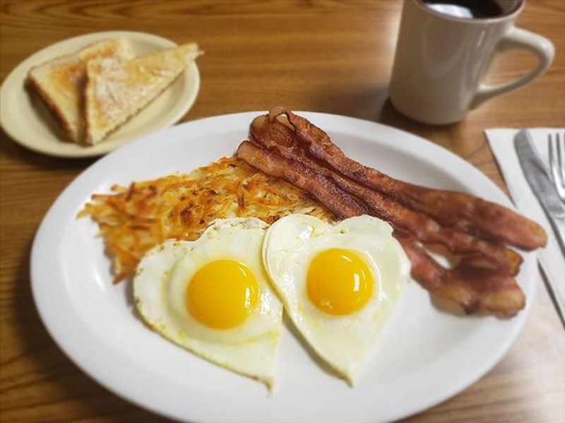 Hours That Reward Early Risers and Punish Oversleepers