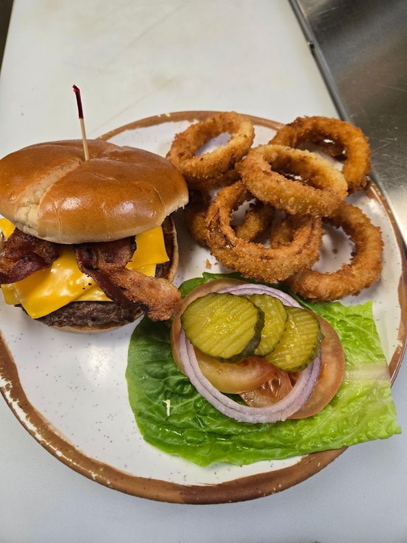 Lunch After 10 AM and Why It Deserves More Attention