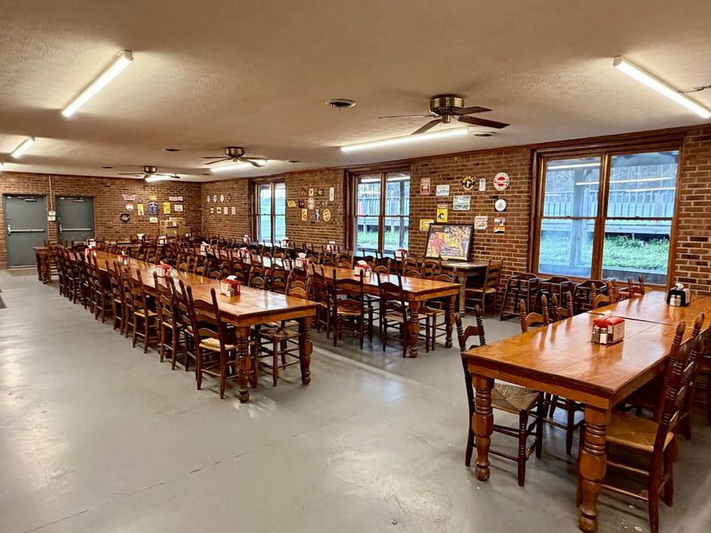 The Casual Atmosphere That Makes Every Table Feel Like A Regular's Table