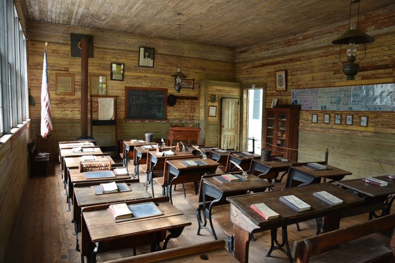 The Living Block And Everyday 19th-Century Life
