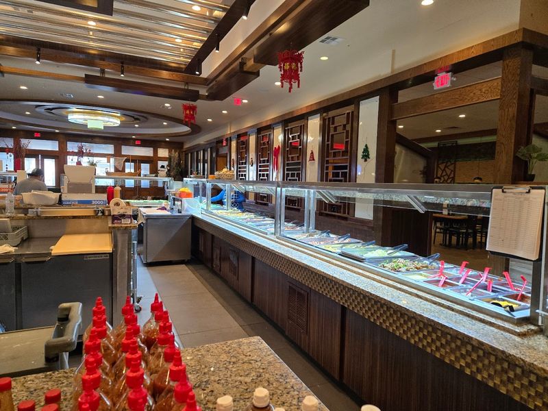 The Seafood Station At This Buffet Is Where Snowbirds Head First