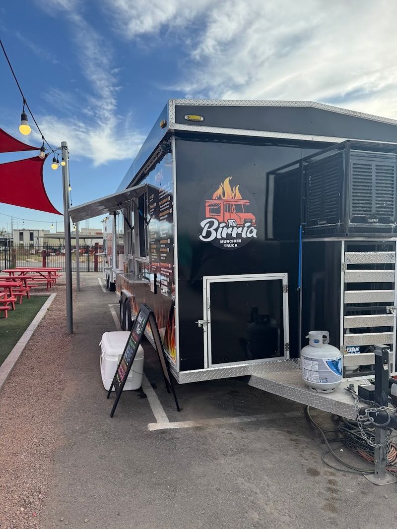The Food Truck That Rewrites Tucson Road Trip Plans