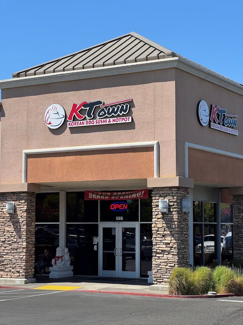 The Place That Puts The Whole Table To Work