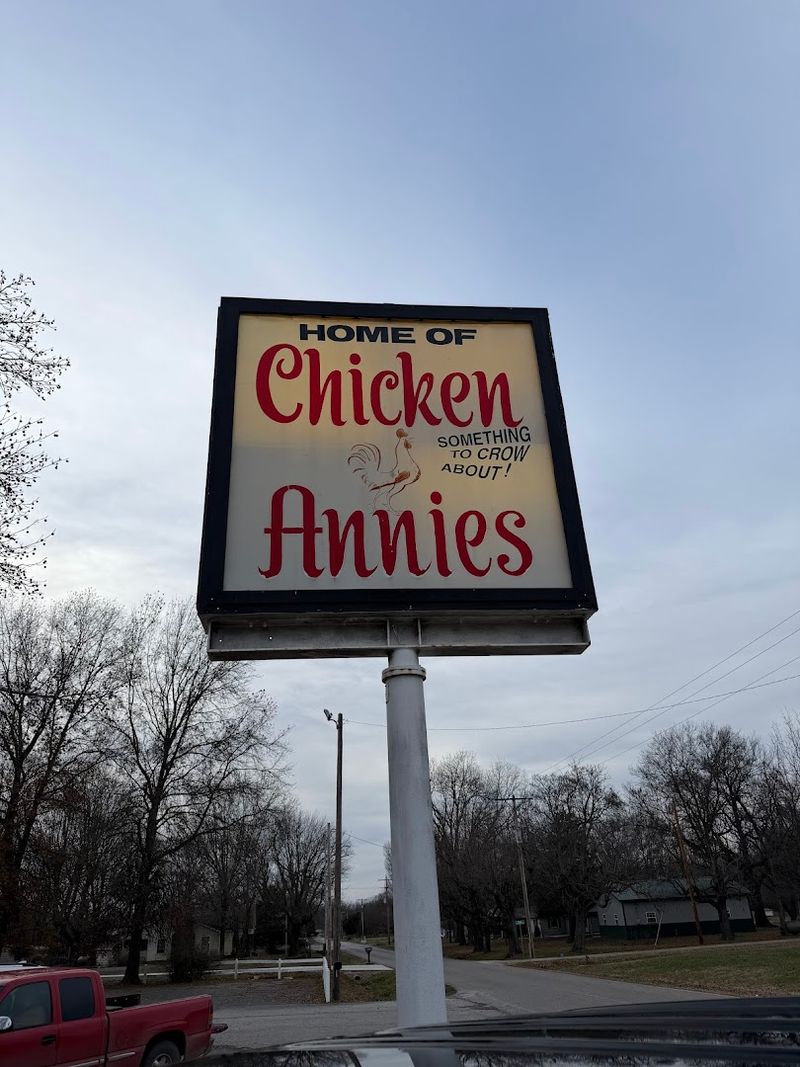 Founded In 1934, It's One Of The Oldest Fried Chicken Spots In Kansas