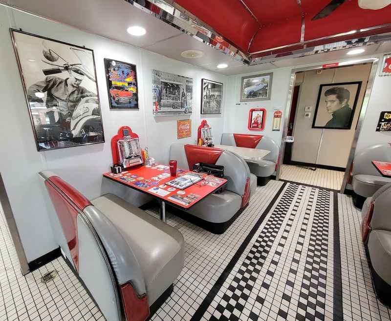 A Diner That Wears Its Era Proudly