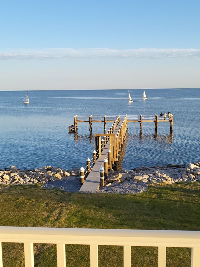 The Calm Shoreline Experience