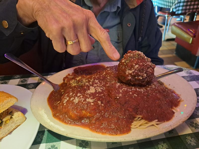 Signature Sweet Red Sauce, Bottle And Bowl