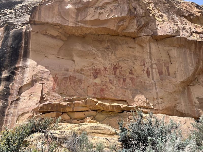 The Canyon Itself: A Setting That Does Most of the Work