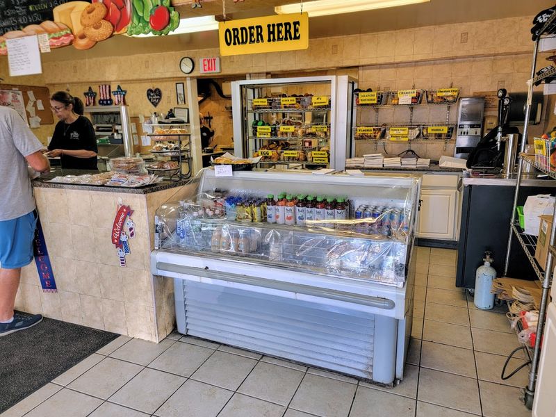A Bagel Shop That Earns Every Bite