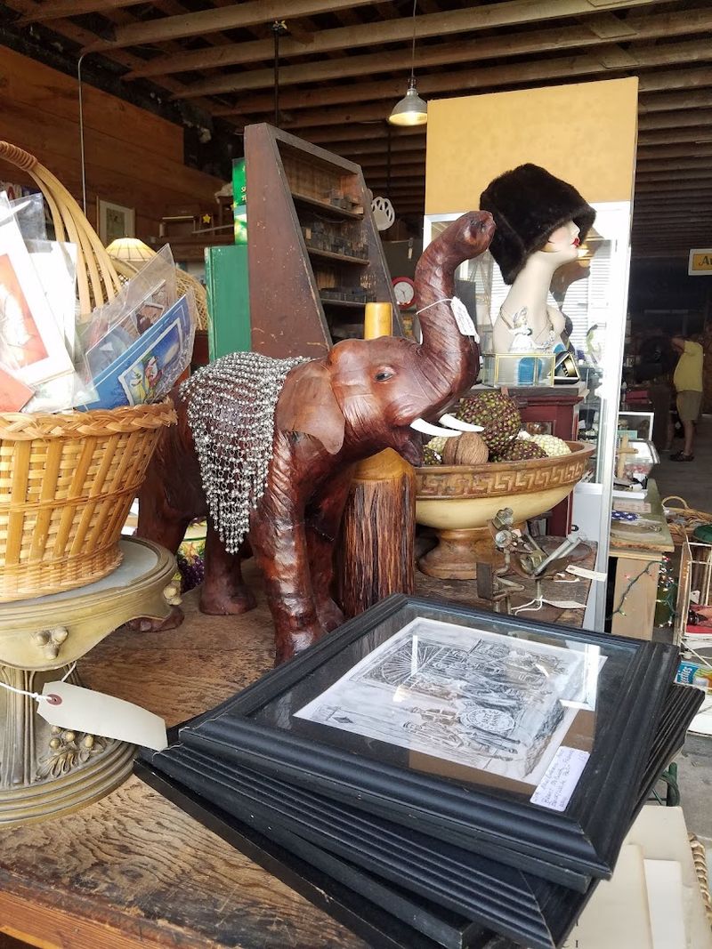 7-Mile Yard Sale, Antique Hunting Rhythm