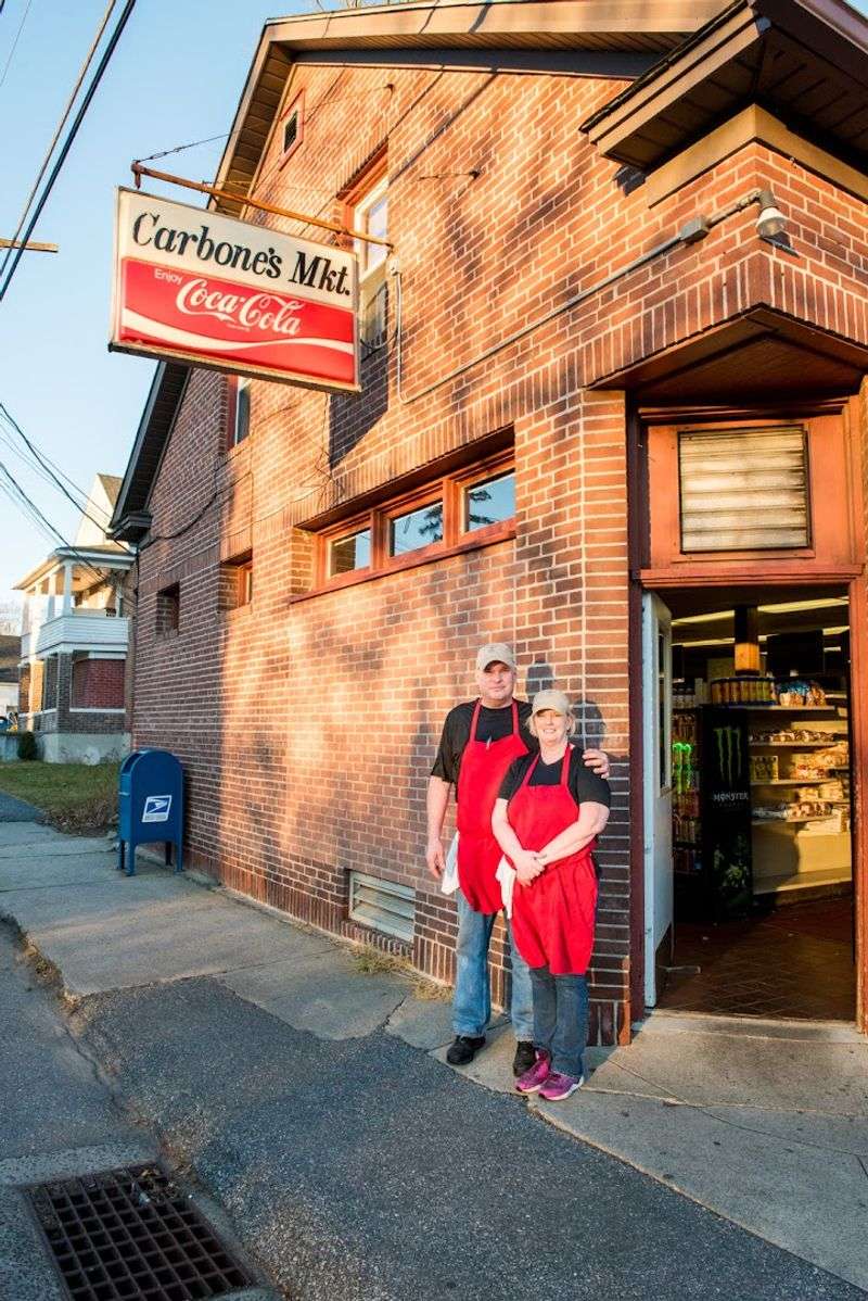 Carbone's Market