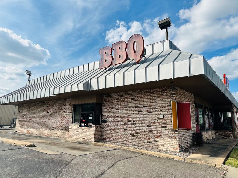Hog Wild Pit Bar-B-Q, Wichita