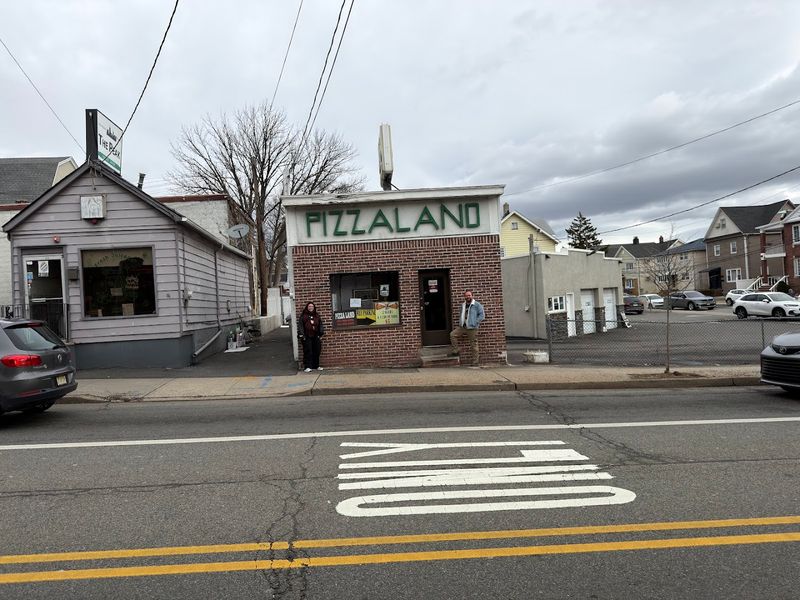 Pizzaland - North Arlington's Sopranos-Famous Slice Joint