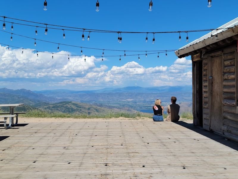 How To Make A Full Day Out Of The Sundance Mountain Visit