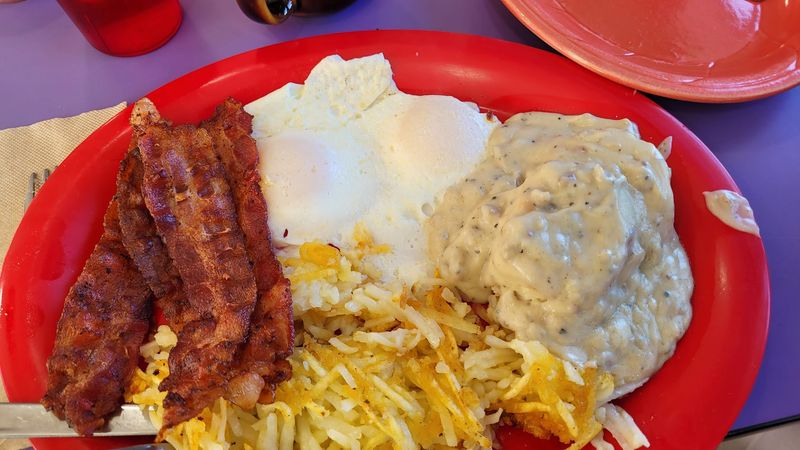 The Biscuits And Gravy That Actually Justify The Drive
