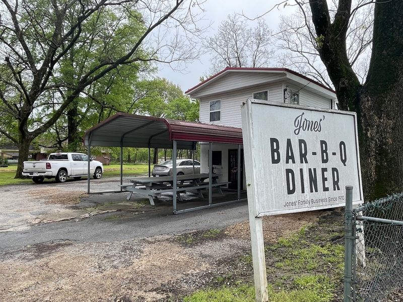 Jones Bar-B-Q Diner