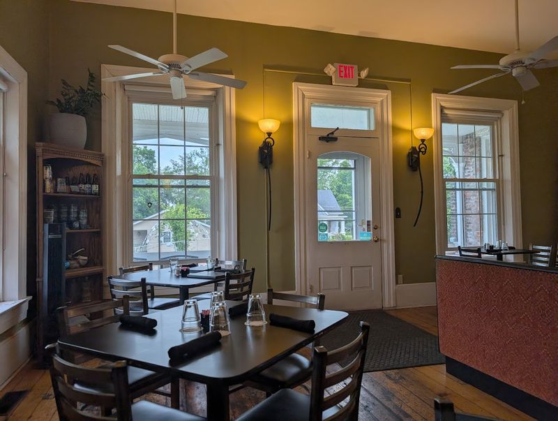 Crane & Pelican Cafe