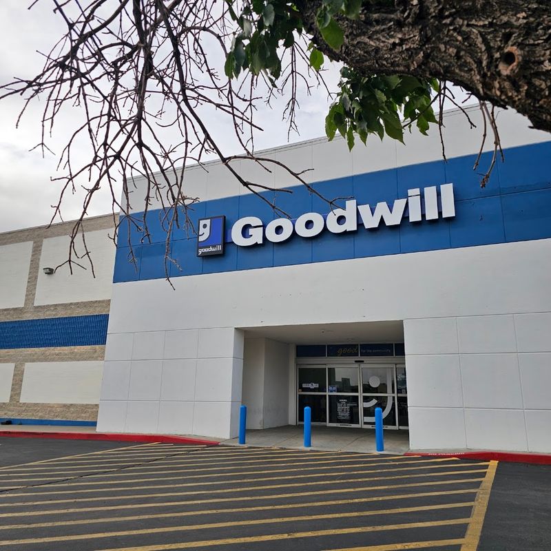 Goodwill, Renaissance Boulevard, Albuquerque