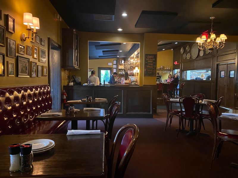 Vinnie's Neighborhood Italian South