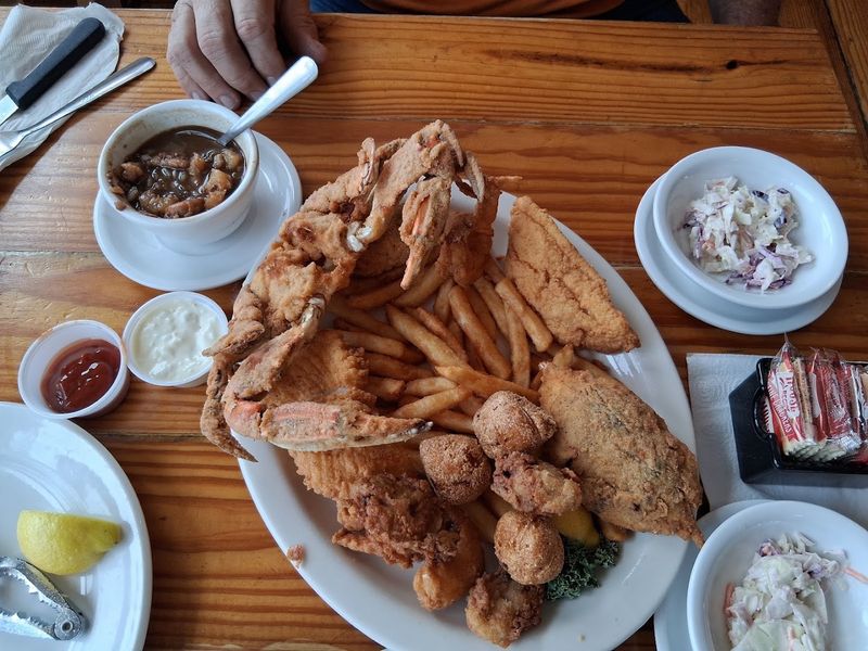 Stingaree Restaurant & Marina 