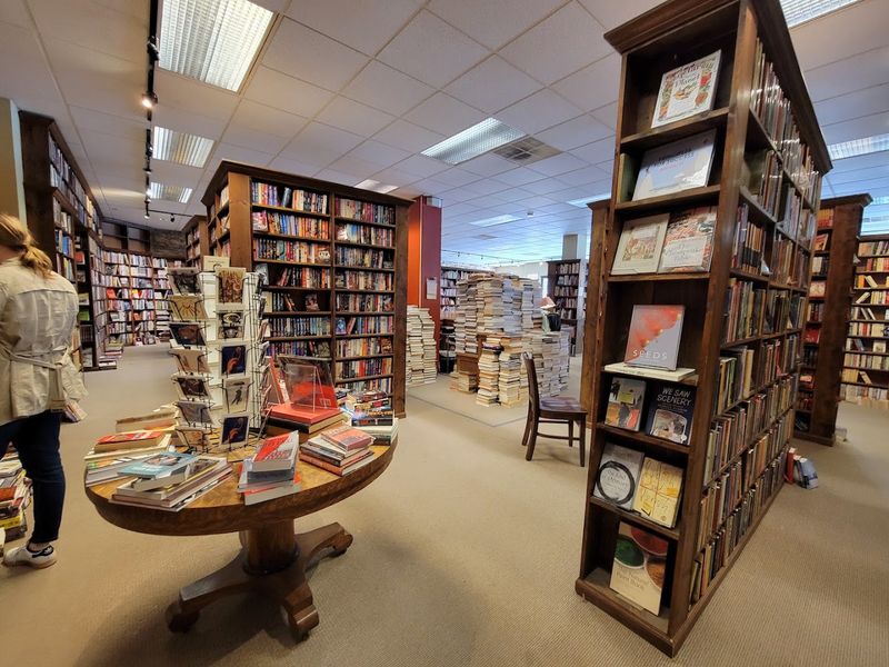 The Dusty Bookshelf, Lawrence, KS