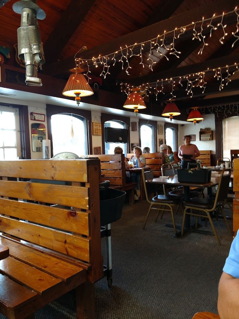 Down Home Family Restaurant, 1515 N Pennsylvania Ave, Independence, KS 67301