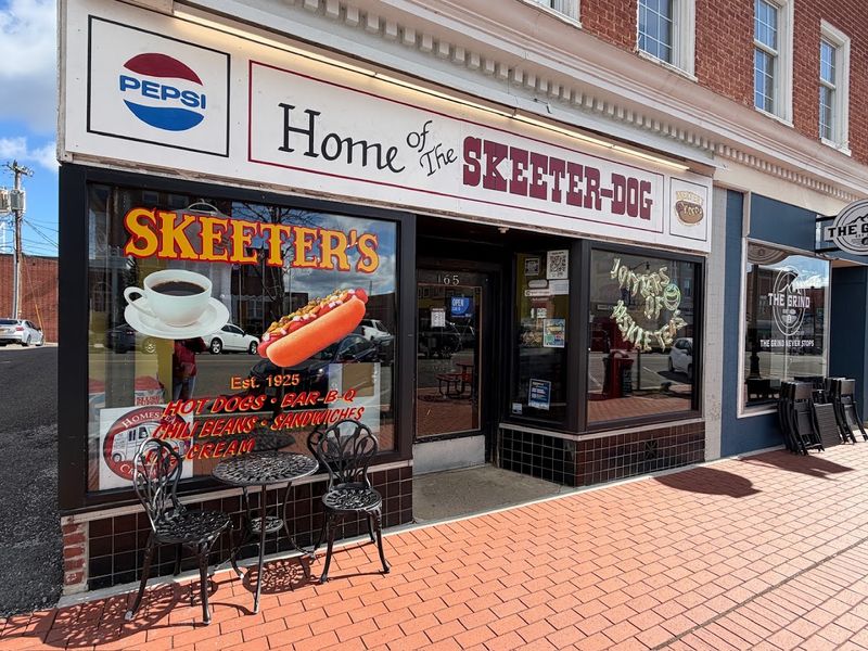 Skeeter's World Famous Hotdogs